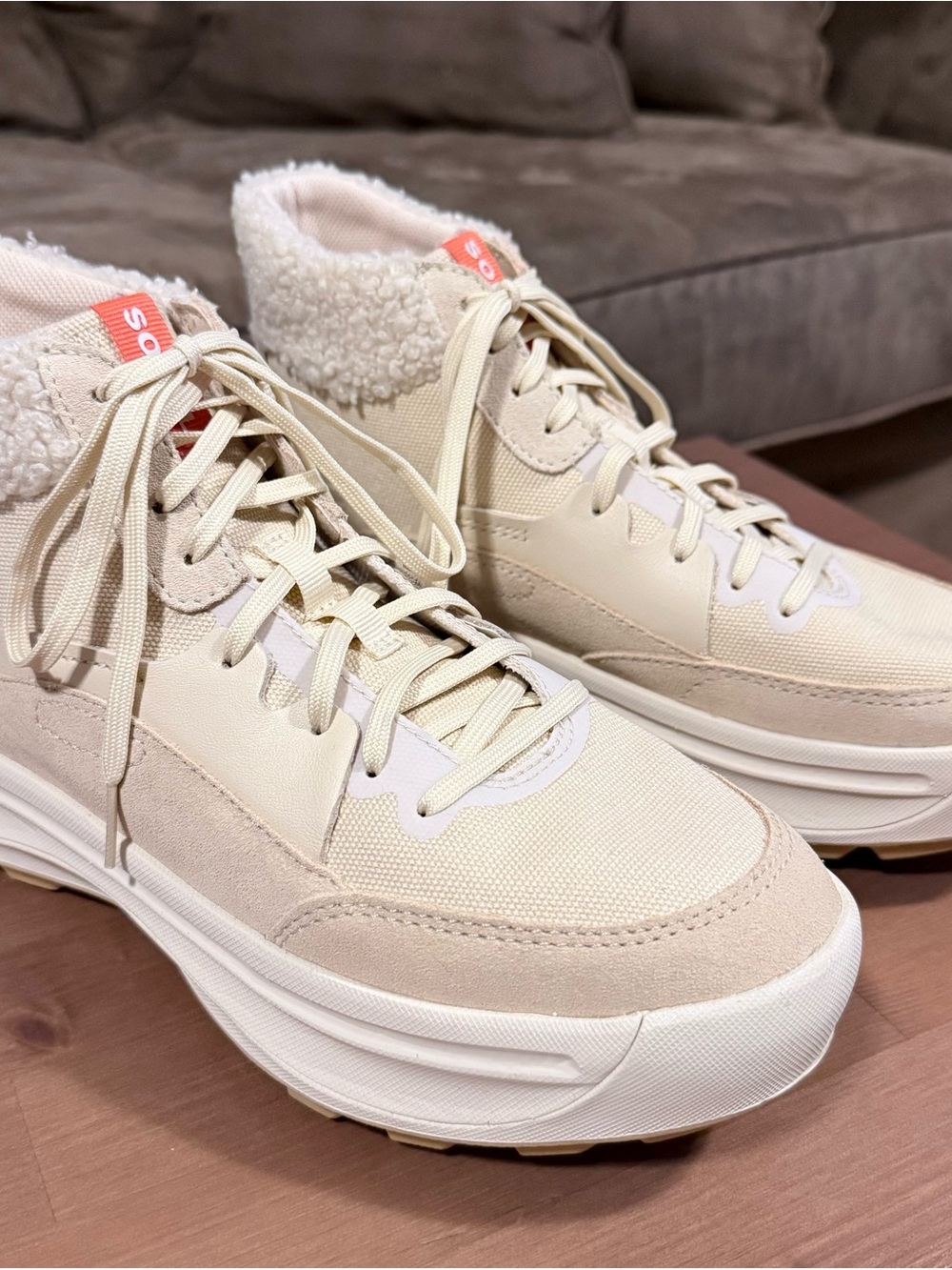 SOREL ONA 503 Mid Cozy Sneaker Boots Cream Sherpa Womenβs 8
